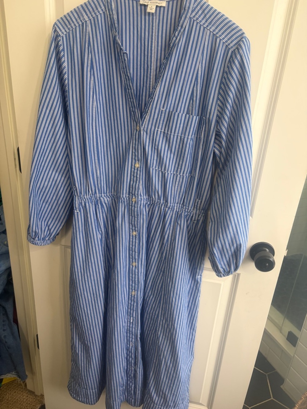 Great condition Free Assembly size L/12 Blue Striped Midi Dress. Missing sash. - Picture 7 of 11